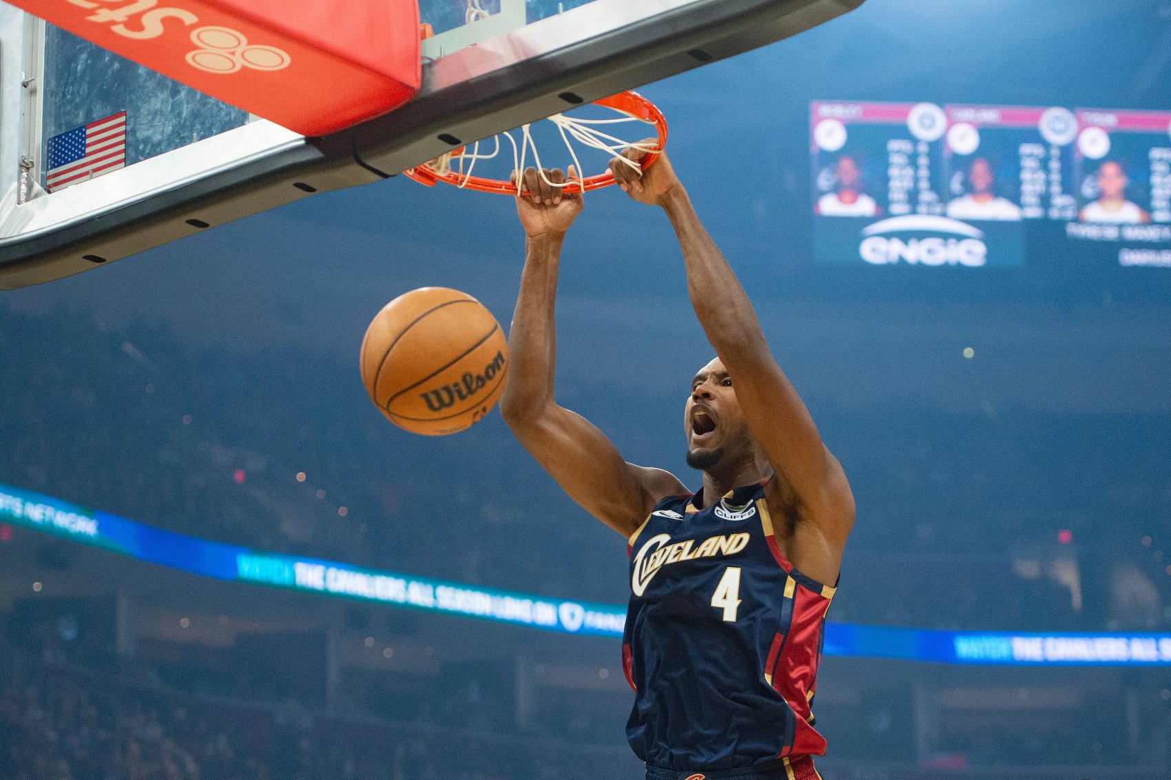 b体育官网-下半场机会不多！小莫布里半场就拿到13分11板 全场14分14板3帽