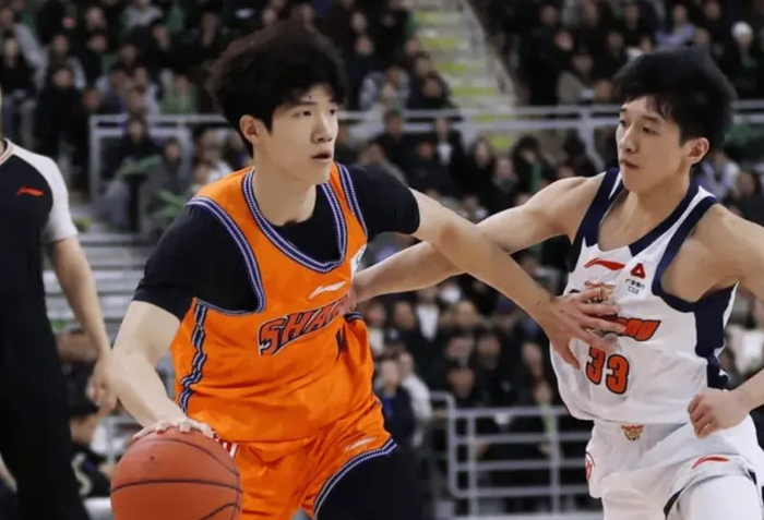 bsport体育娱乐官网入口-上海两小将打服众人！小偰已胜任主控，马典成可取代刘礼嘉太全面|广东|偰李永炜|崔晓龙|袁堂文|哈桑-怀特塞德_新浪体育_新浪新闻