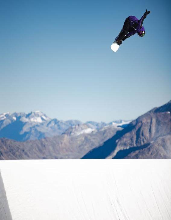 b体育app-【冬奥·人物】到世界最高水平 苏翊鸣靠“狠”靠“严”